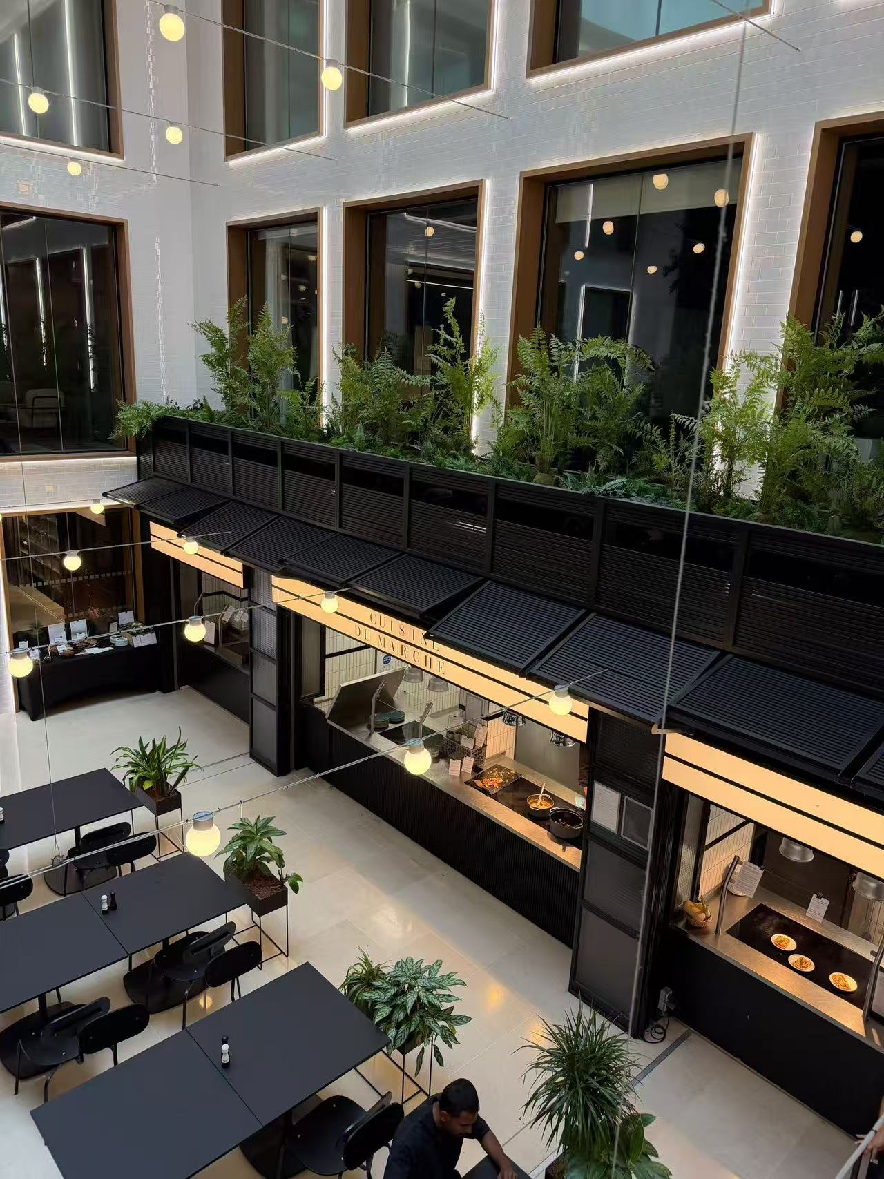Atrium et restaurant d’entreprise des bureaux Google
